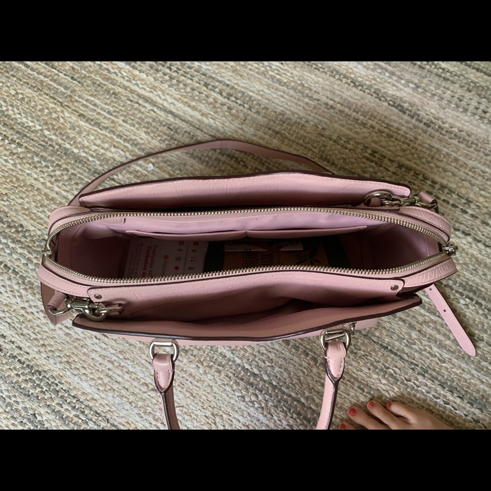 Pink coach purse - Picture 4 of 5